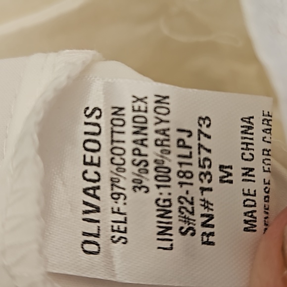 NWT OLIVACEOUS White cargo pants Women Medium New - Picture 6 of 7